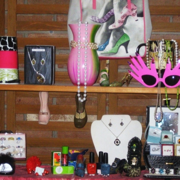 Meet your Posher, Jaime - Picture 3 of 16